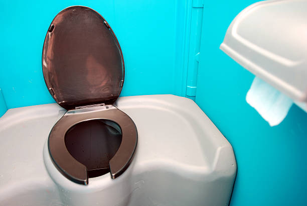 Best Portable toilet rental cost  in Coralville, IA
