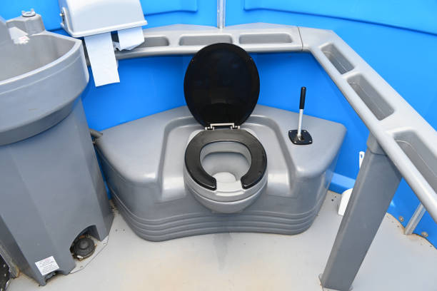 Best Wedding porta potty rental  in Coralville, IA