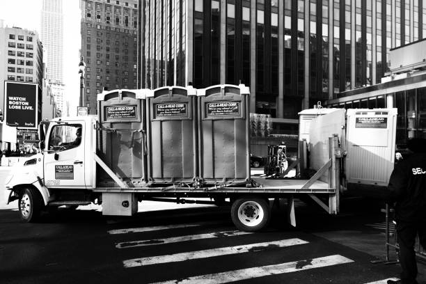 Best Portable bathroom rental  in Coralville, IA